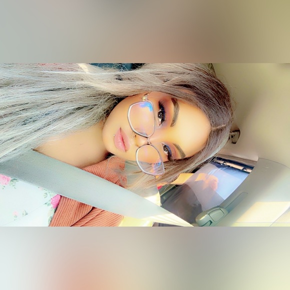 Meet your Posher, Katherine - Picture 4 of 5